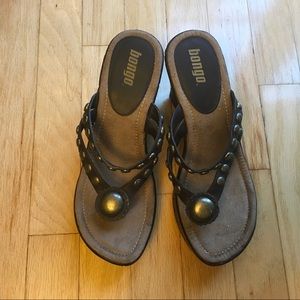 🦄 Brown studded wedge heels!